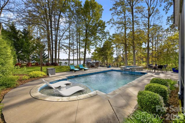 20727 Pointe Regatta Drive, Cornelius, NC 28031