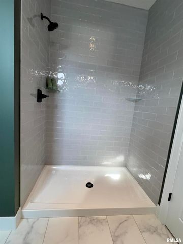 680 SWEET WOOD Lane, Blue Grass, IA 52726