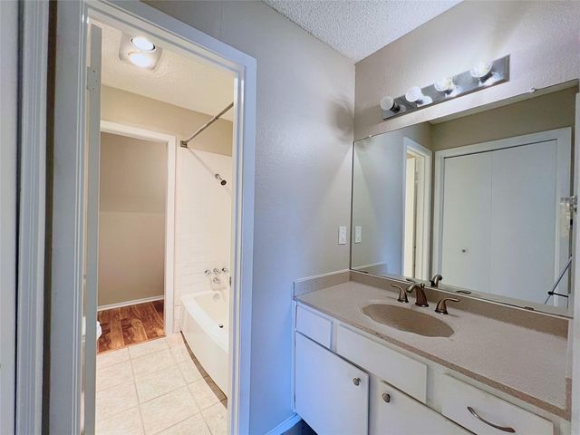 101 Clearday DR 106, Austin, TX 78745