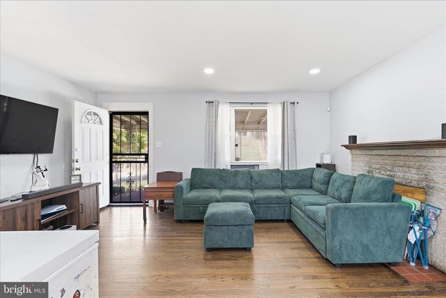 6929 DECATUR PL, Hyattsville, MD 20784