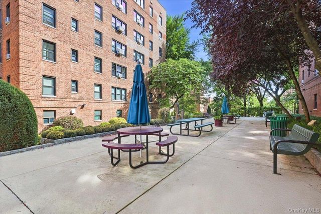 30 Ehrbar F121, Mount Vernon, NY 10552