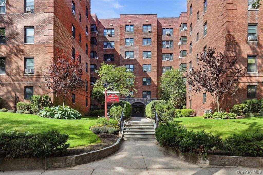 30 Ehrbar F121, Mount Vernon, NY 10552