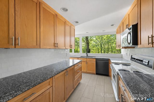 17 Richmond Hill Road, Weston, CT 06883