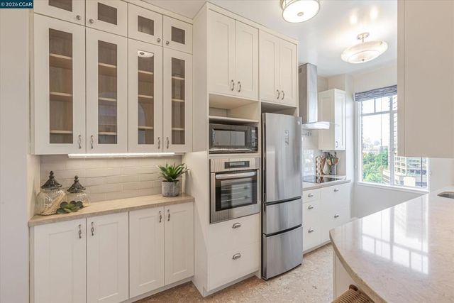 492 Staten Ave 1102, Oakland, CA 94610