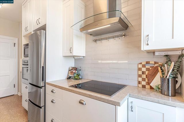 492 Staten Ave 1102, Oakland, CA 94610