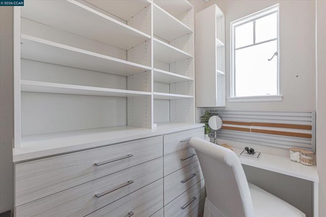 492 Staten Ave 1102, Oakland, CA 94610