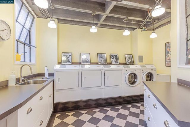 492 Staten Ave 1102, Oakland, CA 94610