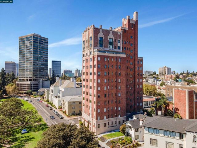 492 Staten Ave 1102, Oakland, CA 94610