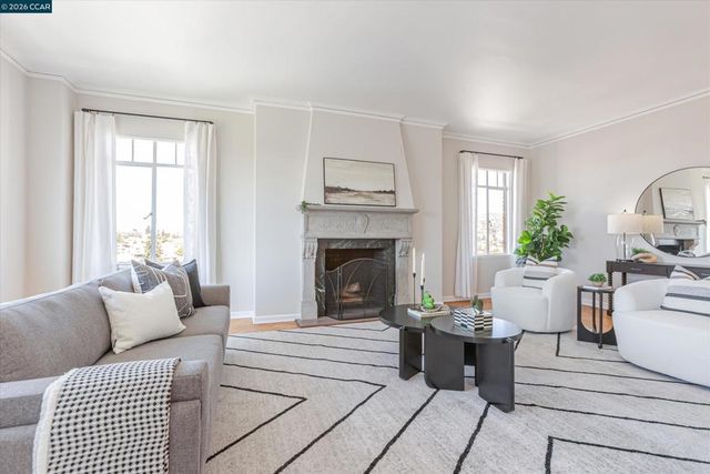 492 Staten Ave 1102, Oakland, CA 94610