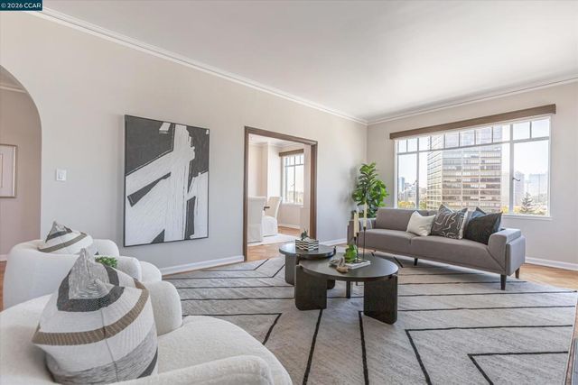 492 Staten Ave 1102, Oakland, CA 94610