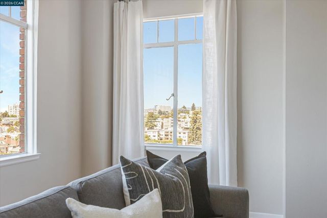 492 Staten Ave 1102, Oakland, CA 94610