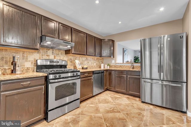 4004 WINDSOR HEIGHTS PL, White Plains, MD 20695