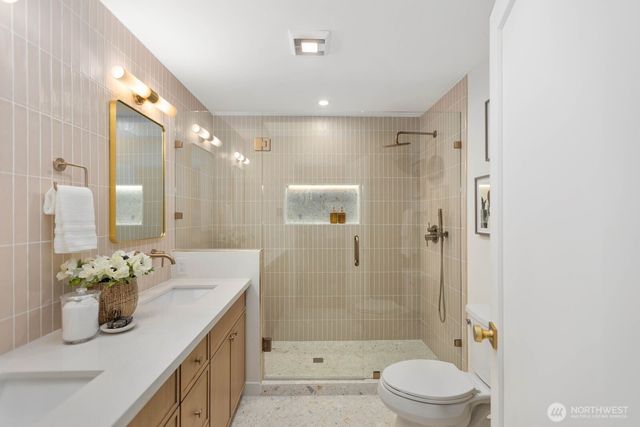4215 Island Crest Way, Mercer Island, WA 98040
