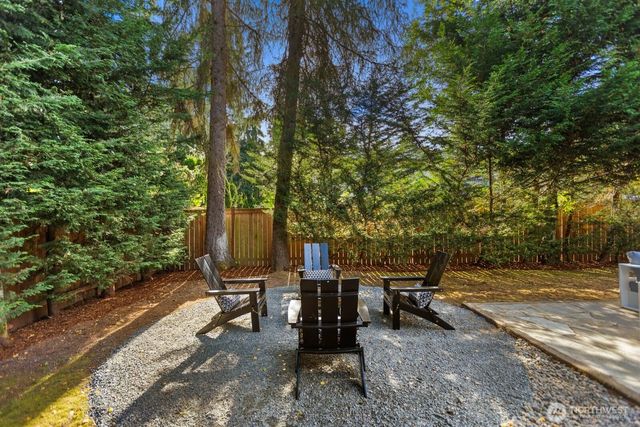 4215 Island Crest Way, Mercer Island, WA 98040