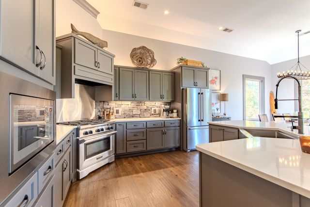 225 SANCTUARY DR, Savannah, TN 38372