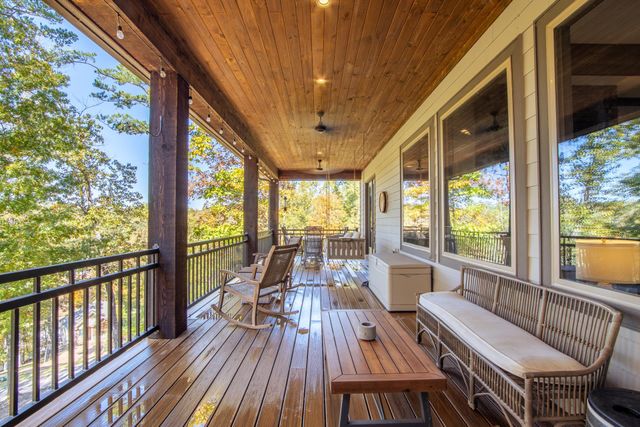 225 SANCTUARY DR, Savannah, TN 38372