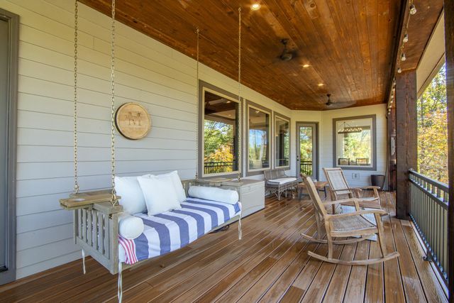 225 SANCTUARY DR, Savannah, TN 38372