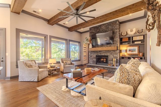 225 SANCTUARY DR, Savannah, TN 38372