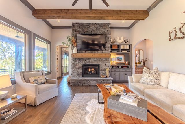 225 SANCTUARY DR, Savannah, TN 38372