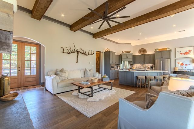 225 SANCTUARY DR, Savannah, TN 38372