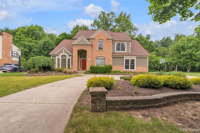 47974 Deer Trail Drive, Canton, MI 48187