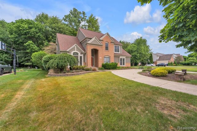 47974 Deer Trail Drive, Canton, MI 48187