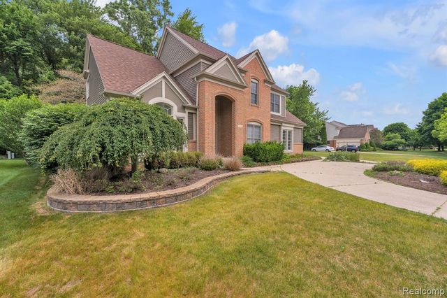 47974 Deer Trail Drive, Canton, MI 48187