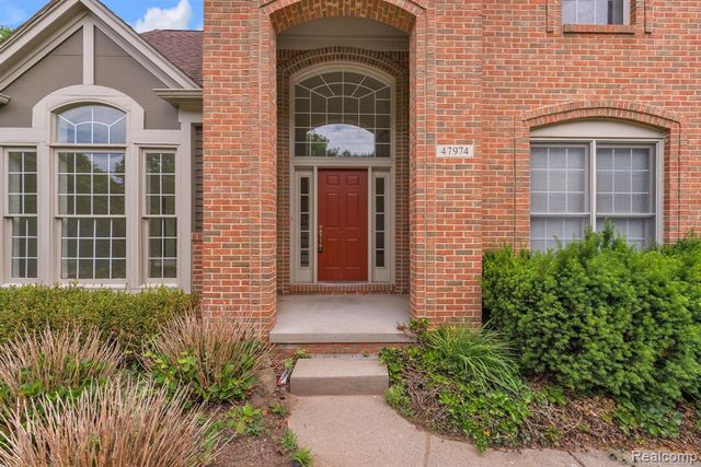 47974 Deer Trail Drive, Canton, MI 48187