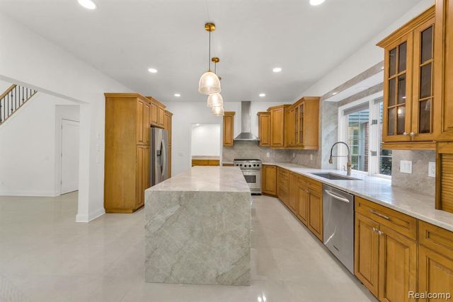 47974 Deer Trail Drive, Canton, MI 48187