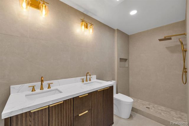 47974 Deer Trail Drive, Canton, MI 48187