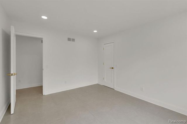 47974 Deer Trail Drive, Canton, MI 48187