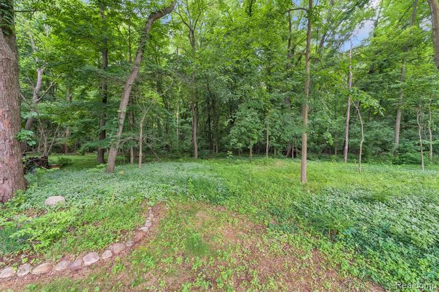 47974 Deer Trail Drive, Canton, MI 48187