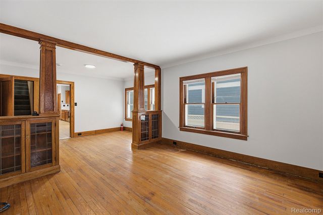 124 E Windemere Avenue, Royal Oak Charter Township, MI 48073