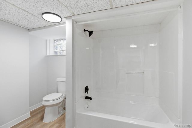 124 E Windemere Avenue, Royal Oak Charter Township, MI 48073