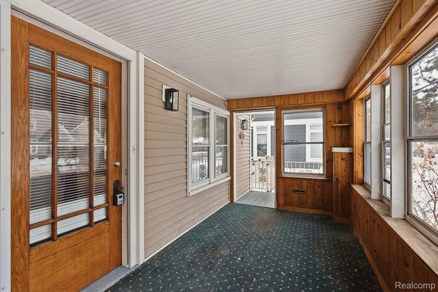 124 E Windemere Avenue, Royal Oak Charter Township, MI 48073