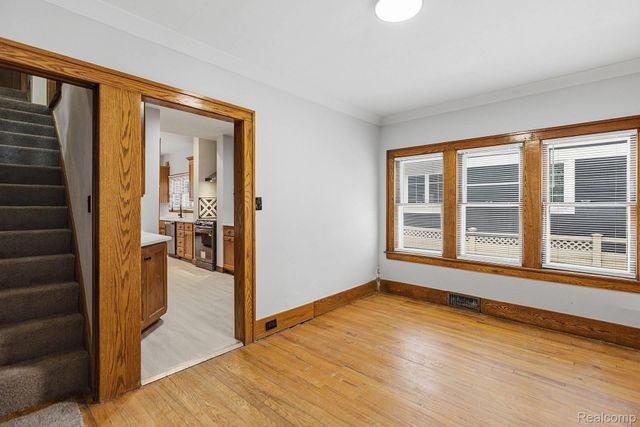 124 E Windemere Avenue, Royal Oak Charter Township, MI 48073