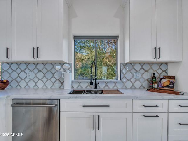 3903 E MELODY Drive, Phoenix, AZ 85042