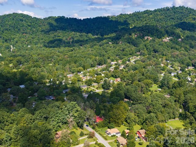 304 Old Haw Creek Road, Asheville, NC 28805