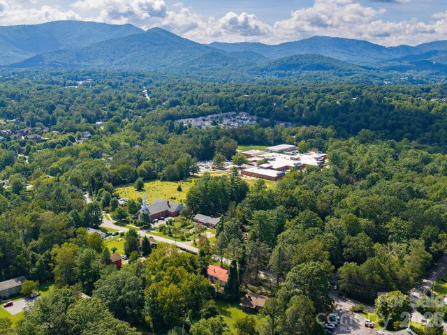 304 Old Haw Creek Road, Asheville, NC 28805