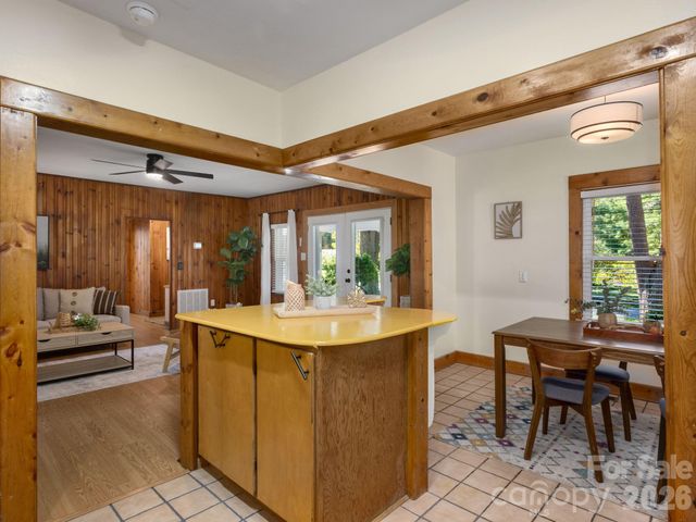 304 Old Haw Creek Road, Asheville, NC 28805