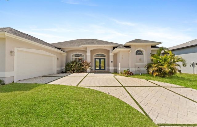 8090 Arlewood Circle, Port Charlotte, FL 33981