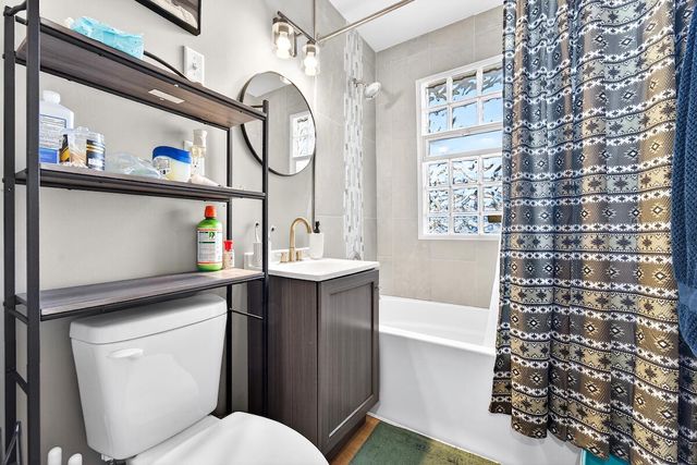 5720 W Thurston AVENUE, Milwaukee, WI 53218