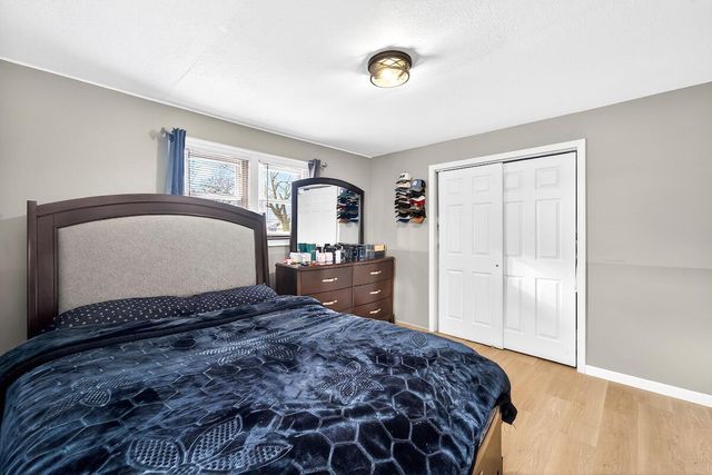 5720 W Thurston AVENUE, Milwaukee, WI 53218