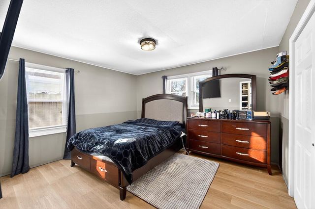 5720 W Thurston AVENUE, Milwaukee, WI 53218