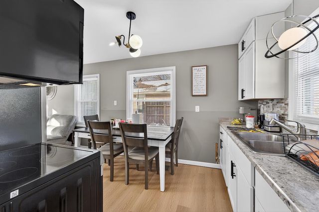 5720 W Thurston AVENUE, Milwaukee, WI 53218