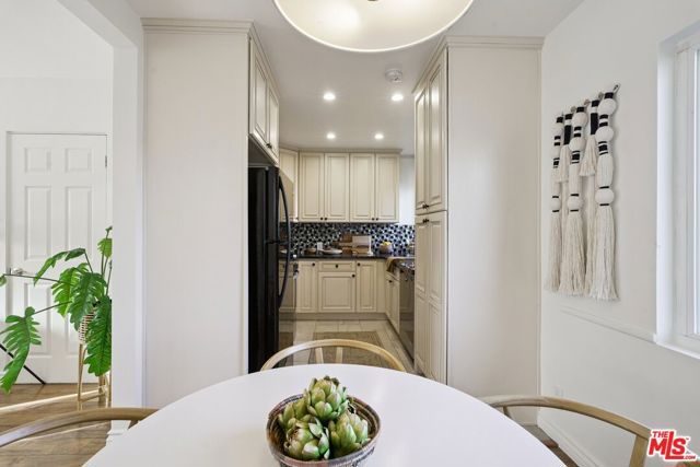 4408 Franklin Avenue 5, Los Angeles, CA 90027