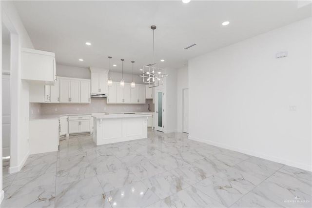 1085 S 12th Street, Raymondville, TX 78580