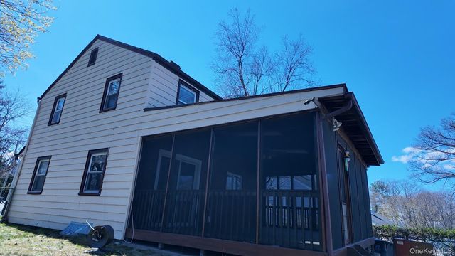 40 Greenvale Circle, White Plains, NY 10607