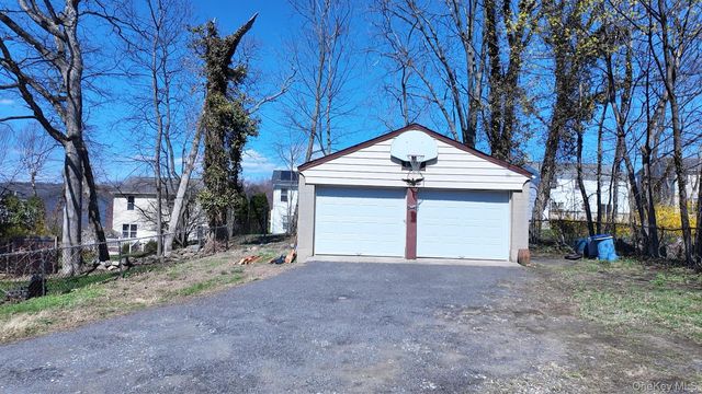 40 Greenvale Circle, White Plains, NY 10607