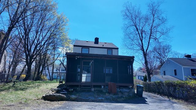 40 Greenvale Circle, White Plains, NY 10607
